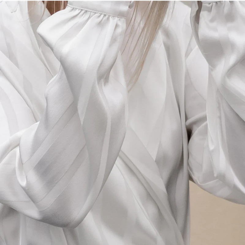 TWOTWINSTYLE, шелковая Женская Полосатая блуза с v-образным вырезом, поясом и бантом, высокая талия, на пуговицах, длинная рубашка, осенняя Модная элегантная одежда