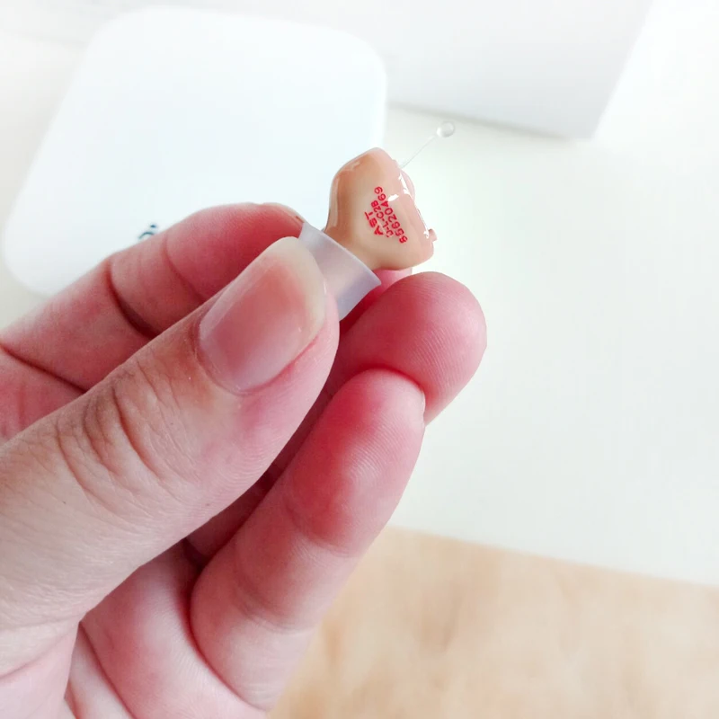 

8 Channels CIC Digital Hearing Aid Mini In Canal Tinnitus Masking Invisible Ear Aids Hearing Amplifiers for Moderate Severe Loss