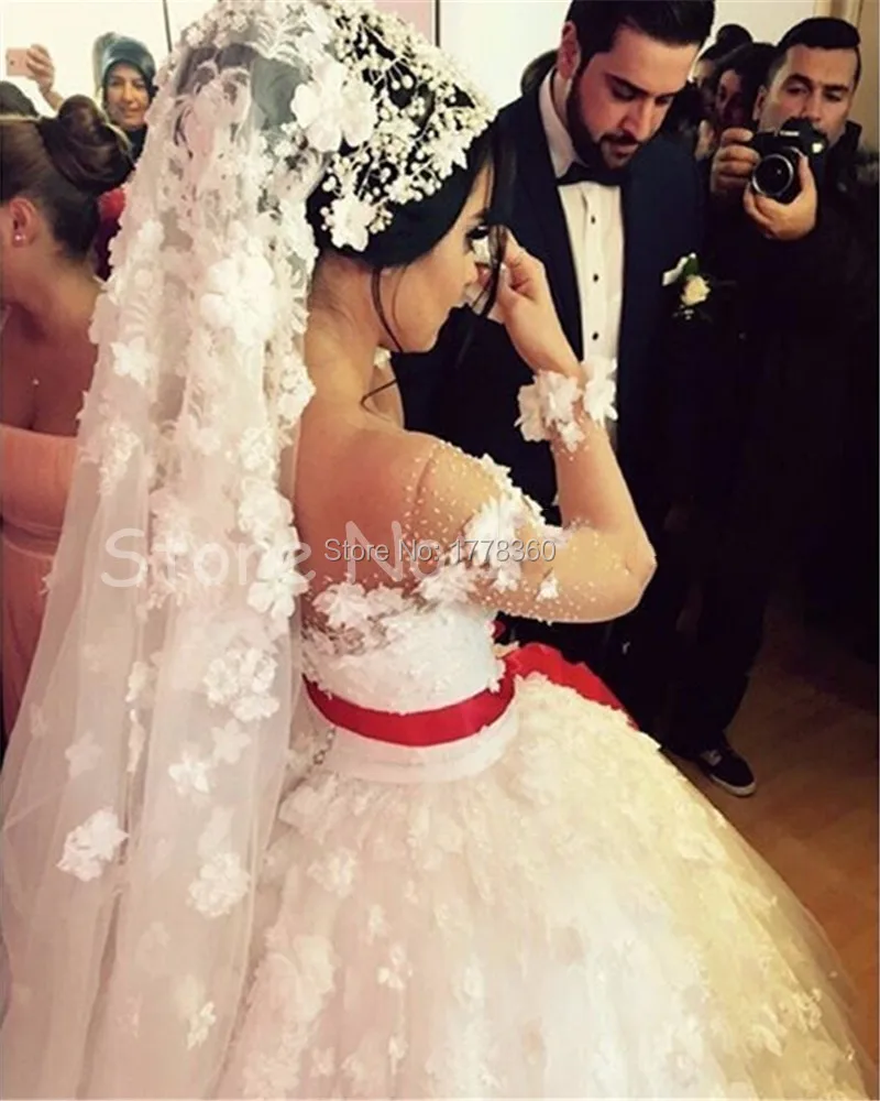 Long-Sleeve-Ball-Gown-2016-New-Sexy-Button-Back-White-Appliques-Tulle-Wedding-Dress-Bridal-Gown (4)_conew1