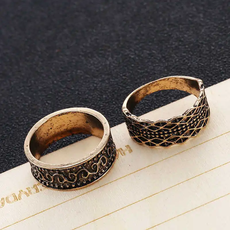 3591802648_2077696031 