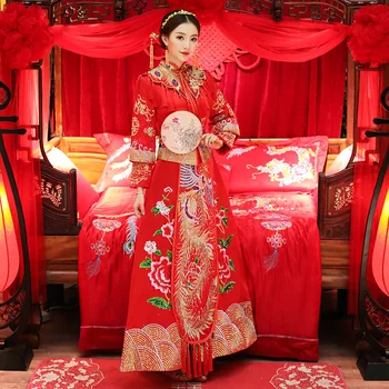 

Chinese Traditional Lady Qipao Oriental Rhinestone Cheongsam Dragon Embroidery Bride Wedding Dress Red Floral Toasting Clothing