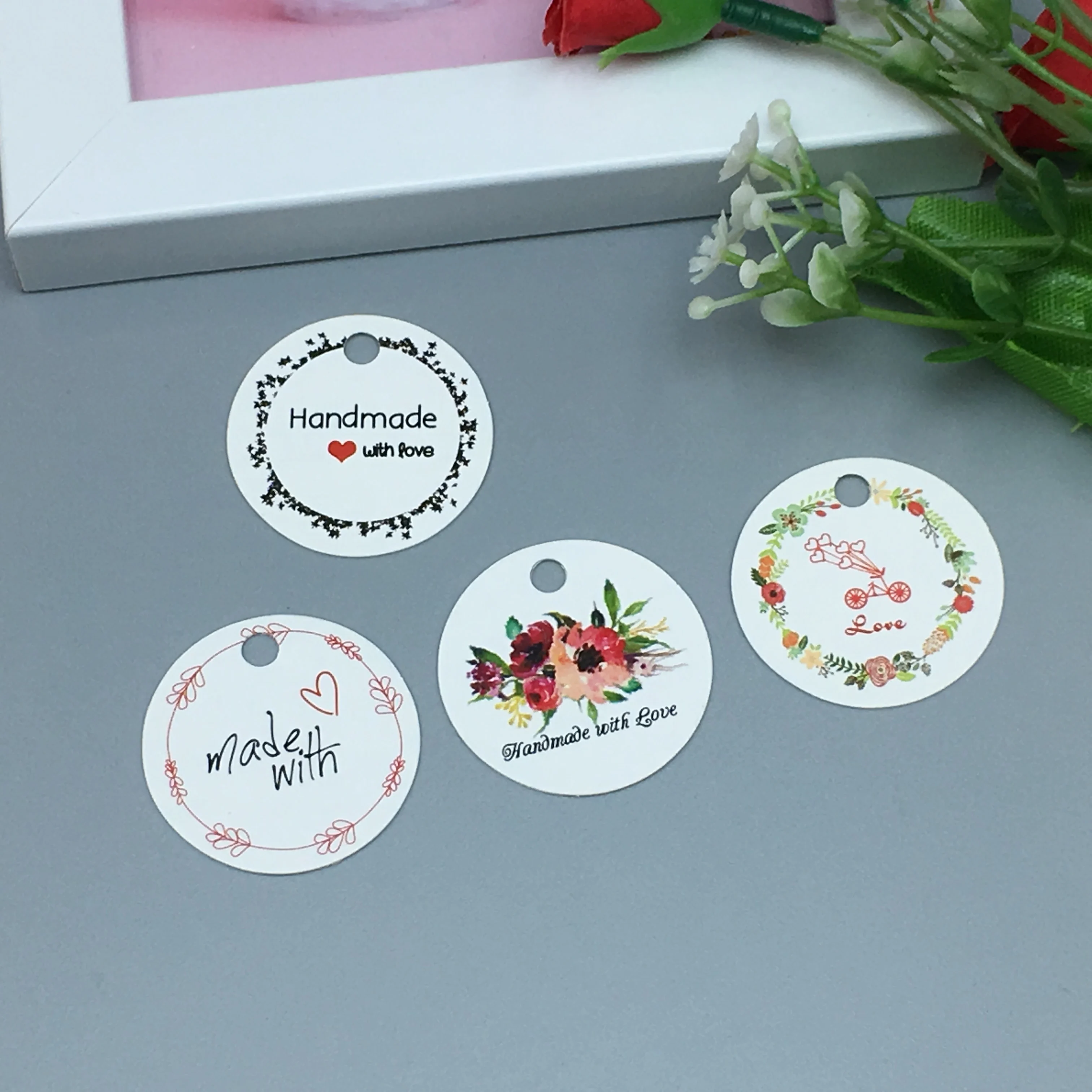 

50 pcs 3x3cm round mini-cute design hanging card luggage tag DIY handmade jewelry price card free shipping