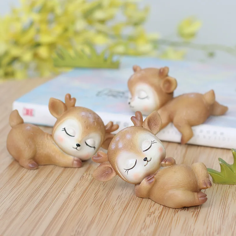 

Sleeping Sika Deer Ornament Resin Home Deaor Cake Decorating Supplies Favors for Guests Table Desk Bookshelf Decorations