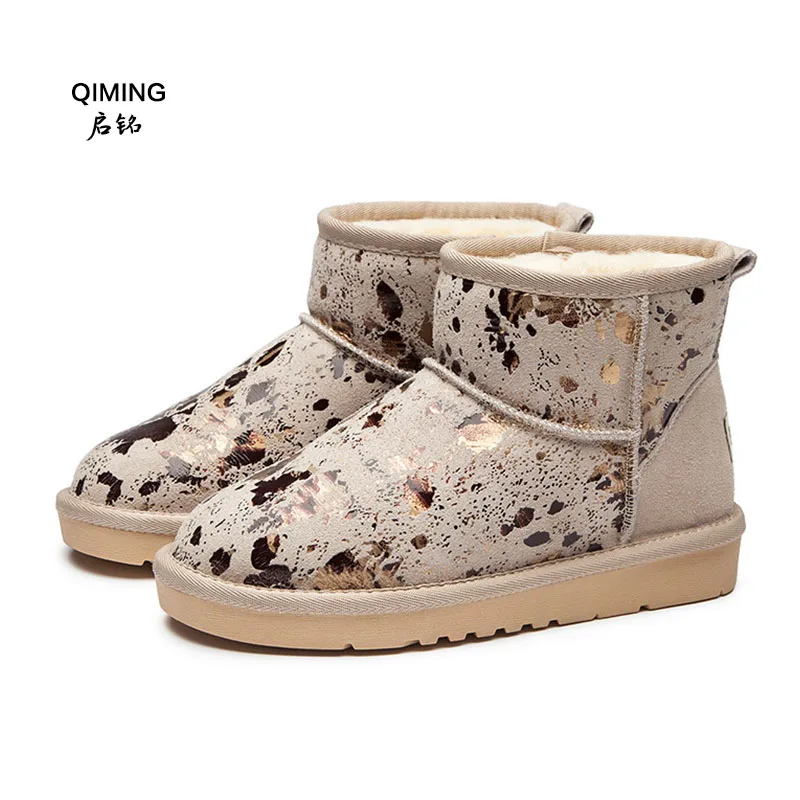 

New thick leather snow boots women's flat fur one warm and anti-skiing cotton shoes women short women's cotton boots winter Z26