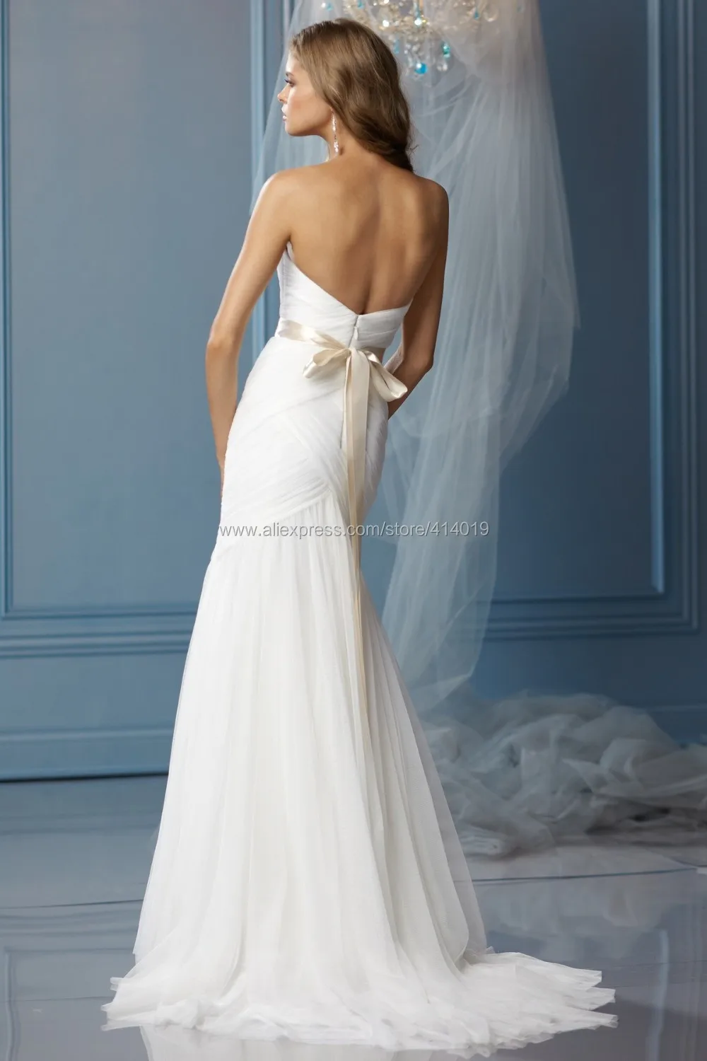 New-Arrival-Custom-Made-Sleeveless-Floor-length-White-Backless-Sexy-Wedding-Dresses-2014-New-Fashion (2)