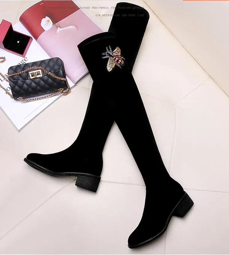 

In the autumn and winter, the new knee style boots include lean legs, elastic sleeves, socks, boots, rough boots and boots.
