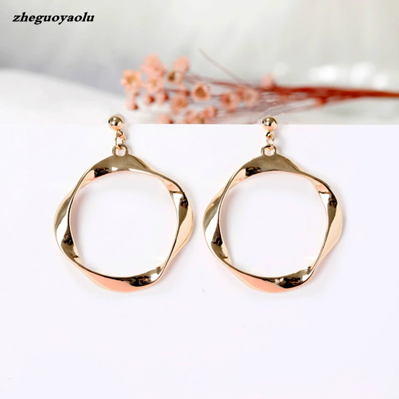 

Korean Version Of The New Irregular Pendant Earrings Personality Simple Wild Exaggerated Ear Studs Statement Earrings Oorbellen