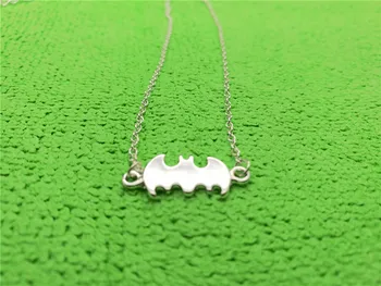 

30PCS Vampire Bat Necklace Simple Halloween Super Hero Superman Batman Pendant Chain Necklace Animal Silhouette Jewelry