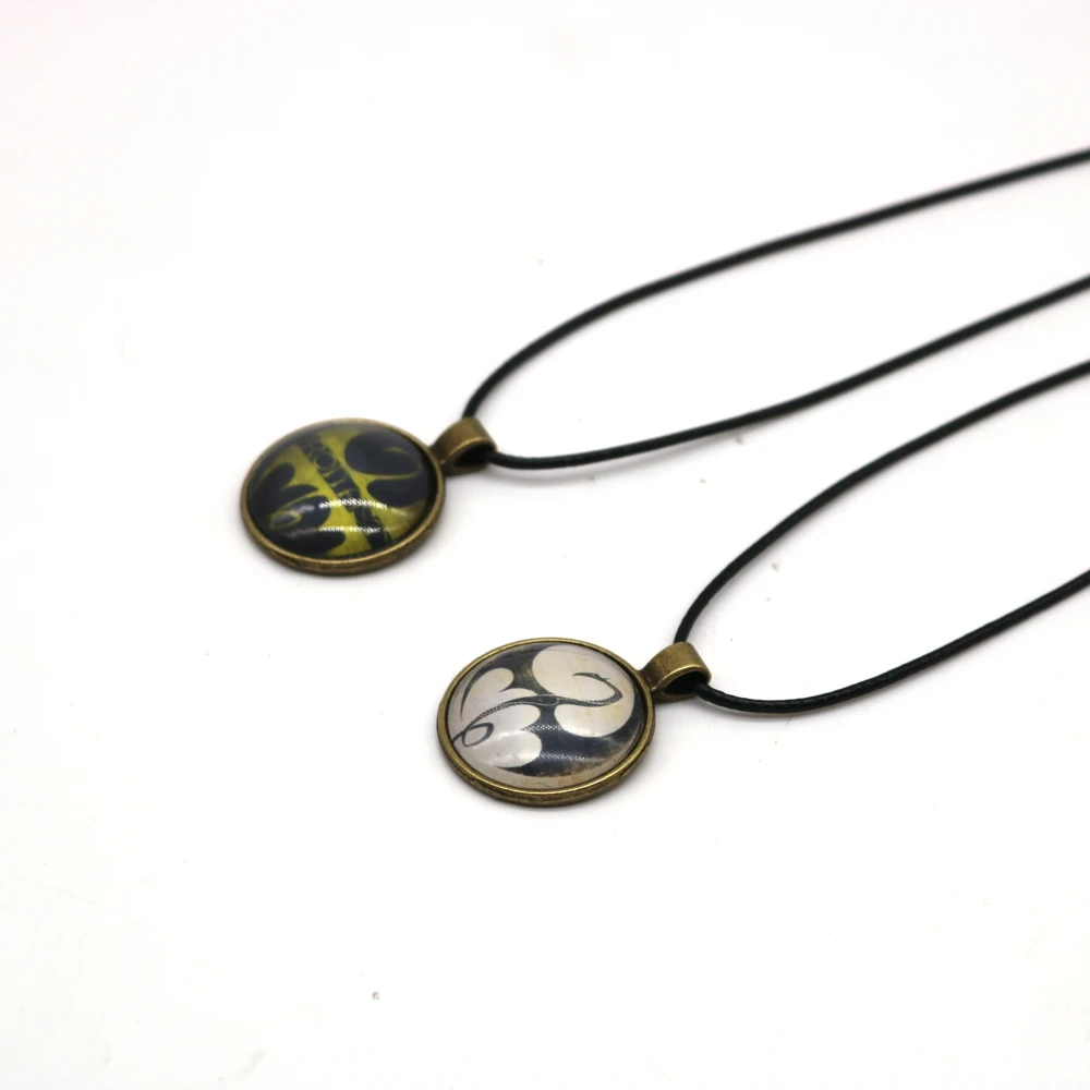 New&Hot TV Iron Fist Symbol Necklace Time Gem Cabochon Pendant Marvel Superhero Logo Fashion