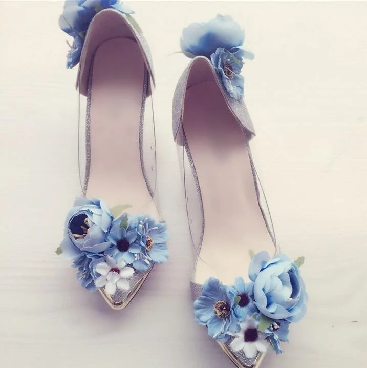 Красивые свадебные туфли с синим цветком; женские туфли невесты с острым носком, Украшенные бусинами; женские туфли-лодочки без застежки на высоком каблуке; настоящая фотография