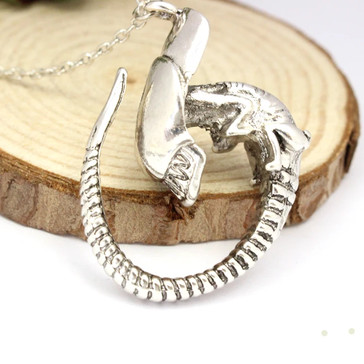 

AVP alien and predators pendant necklace alien queen Lavae Prometheus necklace