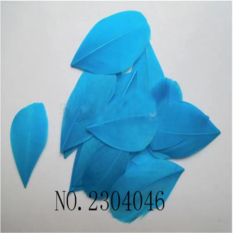 

100Pcs beautiful 3-5cm lake blue trim goose feather, feather flap, goose feather quality DIY decorative accessories