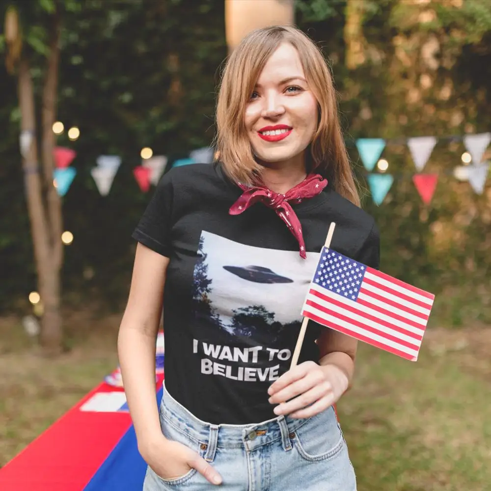 Женская футболка с круглым вырезом надписью I Want To Believe | одежда