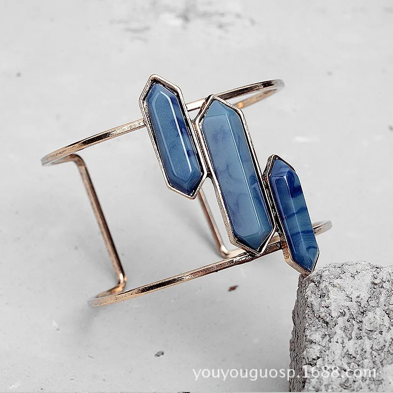 3135335251_141372712