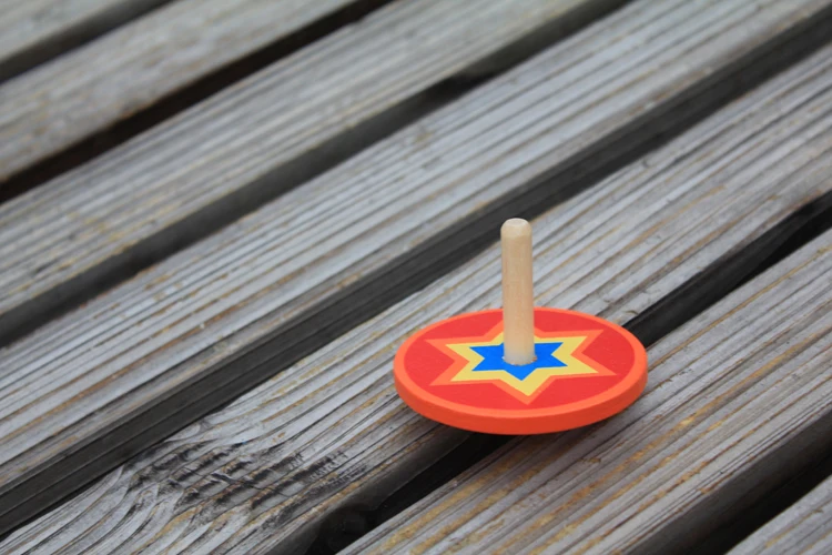 10 шт. красочные деревянные прядильные Топы игрушки, детские деревянные классические верхние игрушки