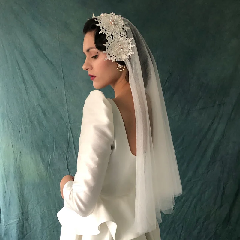 

2019 New Arrival Stunning Lace Applique Wedding Veils Velo De Novia White Vintage Veils For Brides Hot Sale Pearls Bridal Veil