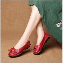 Женская обувь; коллекция года; весенние женские туфли из натуральной кожи на плоской подошве; кожаные лоферы ручной работы с цветочным рисунком; женская повседневная обувь; женская обувь на плоской подошве