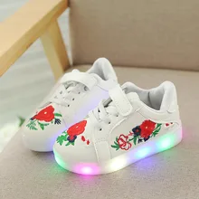 Davidyue/светящаяся детская обувь для девочек и мальчиков; сезон осень-зима; спортивная обувь со светодиодной подсветкой для маленьких детей; Светящиеся кроссовки; лоферы
