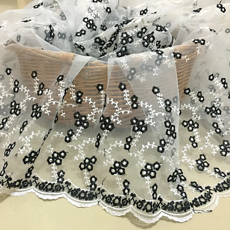 

BLACE AND WHITE OGANZA LACE FABRICE