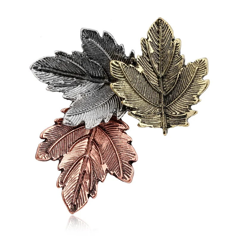 

Simple fashion Retro three-color maple leaf tree leaves Christmas brooch collar needle brooch Christmas series
