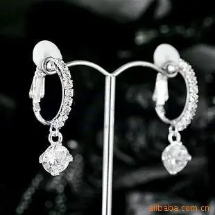 Зажим на кристаллах круглые стразы с фианитами|clip on|clip on earrings rhinestonecrystal clip |