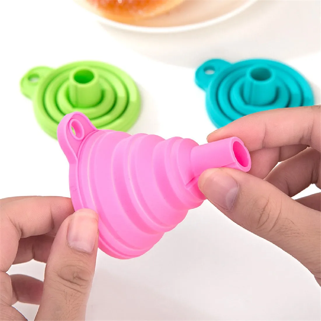Useful Collapsible Style Funnel Hopper Protable Mini Silicone Gel Foldable Kitchen Cooking Tools Accessories Gadgets