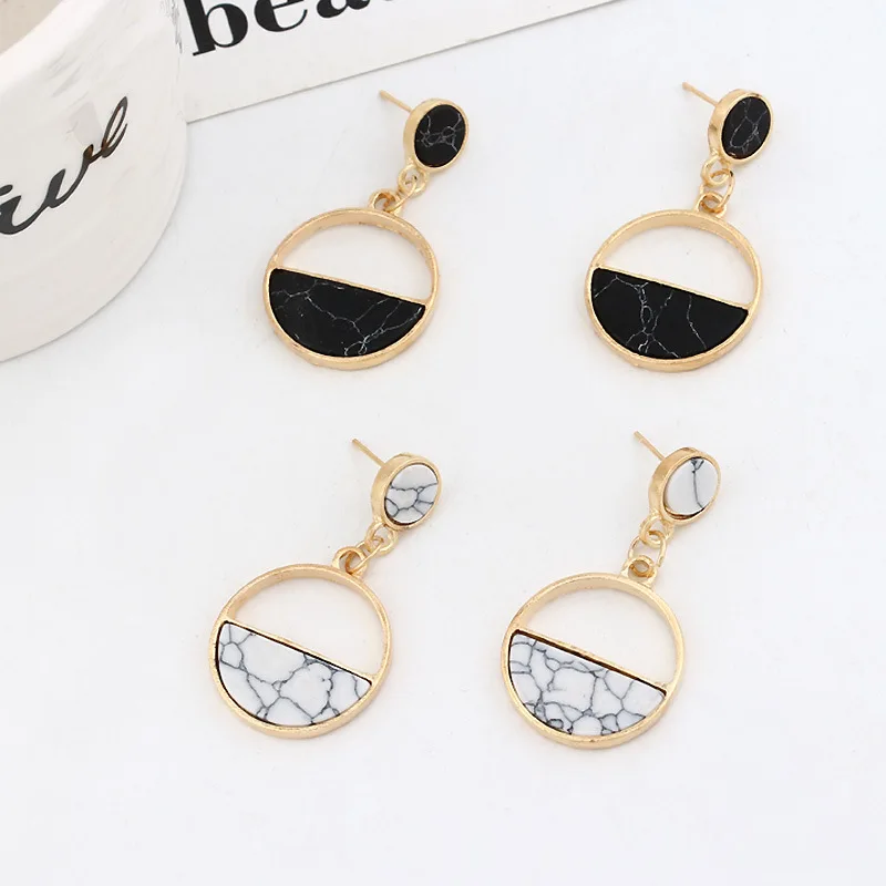 

Trendy Simple Design Geometric Earrings Women Rhinestone Acrylic Metal Drop Earrings Square Round Hand Earrings Pendientes