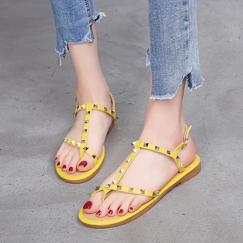 

2019 Summer Sandals Women Flat With Summer Shoes Clip Toe Ladies Beach Sandals Bling Rivet Flip Flops Gladiator Ankle Buckle