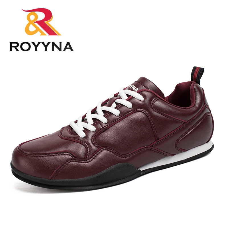 Baratos ROYYNA nuevo estilo de moda hombres zapatos casuales cómodos zapatos de microfibra para hombre transpirables luz suave hombres planos envío gratis