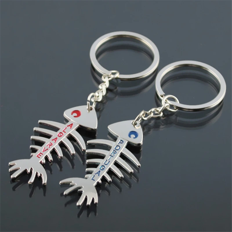 

2pcs/lot new cute animal Fish thorn Couple keychain for bag phone hanging car metal key holder fashion key rings jewelry gifts