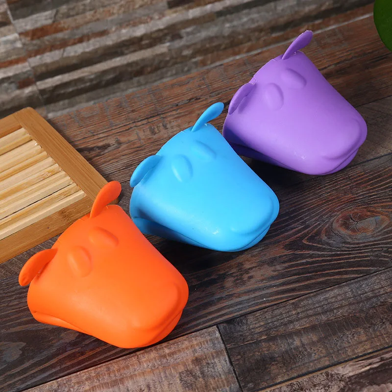

1 Pcs Cartoon Puppy Plate Clip Anti-scald Microwave Oven Gloves Pot Clips Oven Mitts Silicone Thicken Insulated Heat