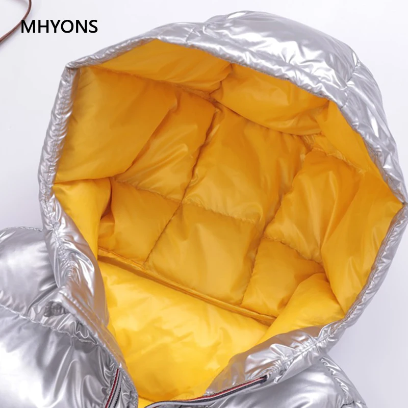 Детская куртка с капюшоном MHYONS теплая золотистого/серебристого цвета для