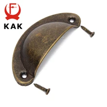 KAK 20 adet Retro Metal mutfak çekmecesi dolap kapağı tutacağı ve mobilya kolları donanım dolap antika pirinç kabuk çekme kolları