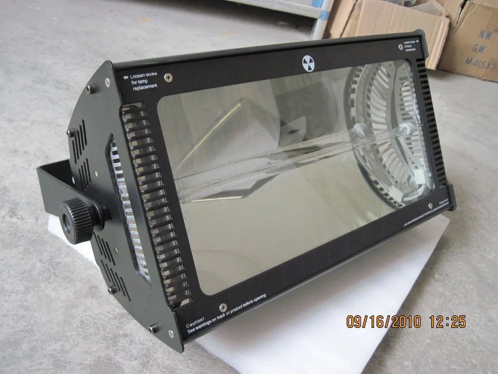 Импульсный стробоскоп TIPTOP 4XLOT MARTIN ATOMIC 3000 DMX512 Вт диджесветильник световые эффекты