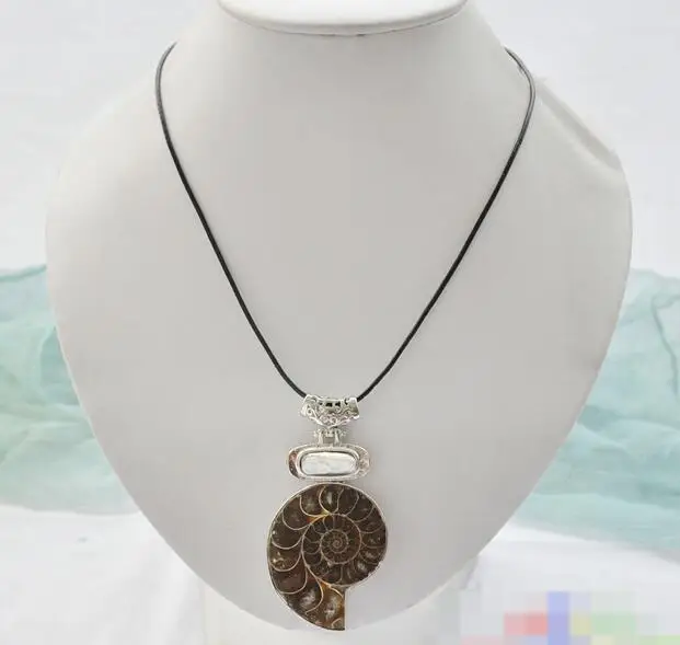 

song voge gem nanJ0662 conch petrifaction white biwa pearl pendant hide rope