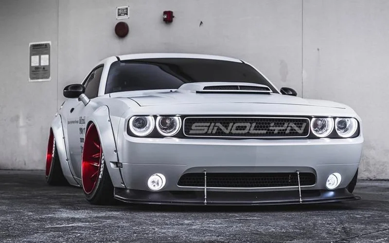 08-14_Dodge_Challenger_tonyorantonio_White_1024x1024_