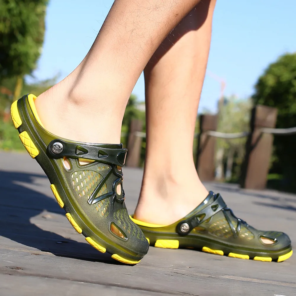 

Men Sandals Hole Shoes Male Crocse Clogs Sandalias Zapatos De Hombre Croc Shoes Sandles Sandals Men Slippers Sandalet New 6J26