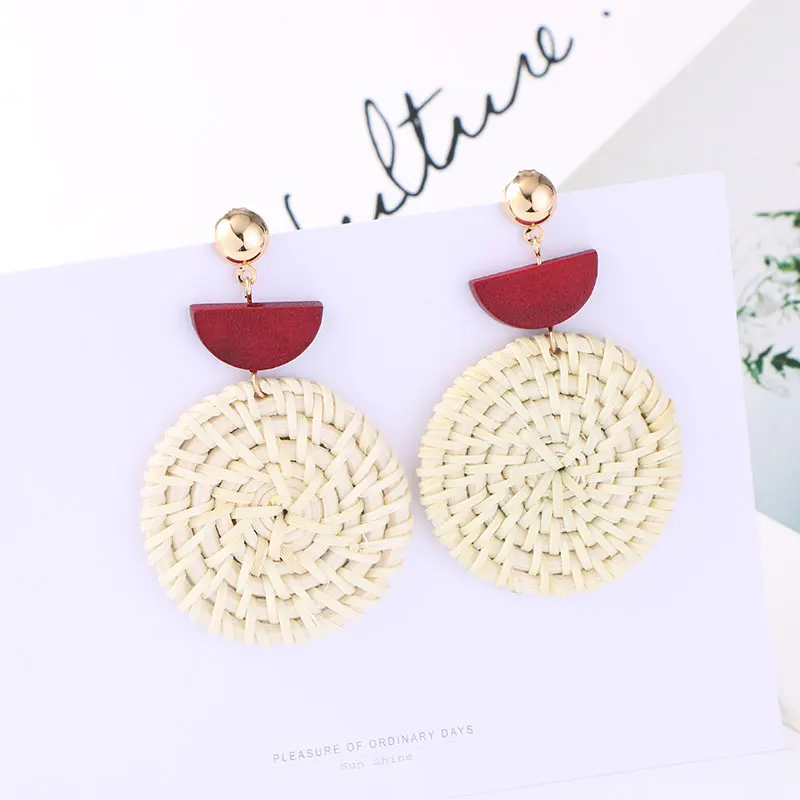 

KOMi Bohemian Style Round Straw Woven Dangle Earrings For Women Geometric Exaggerate Round Pendant Statement Jewelry B10321