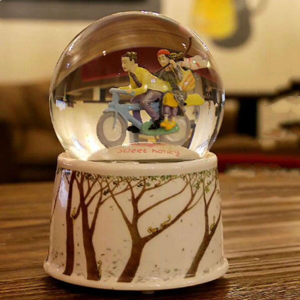 

Rotating Crystal Ball Music Box Automatic Float Snow Bicycle Lovers Lovers Music Box Valentine's Day Gift LM01101123