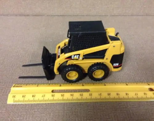 Мини погрузчик Norscot 1/32 Caterpillar Cat 226B3 W/ Tools 55268 MIB/Новый|skid loader|caterpillar catcat loader |