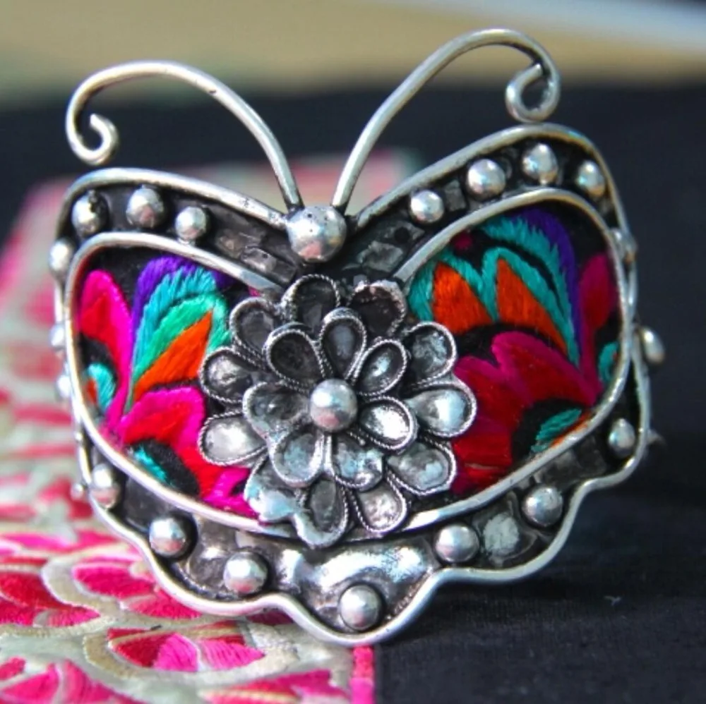 

hot sell new - Wholesale -hot >> Handcrafted Hand embroidered Butterfly Bracelet original folk style silver bangle