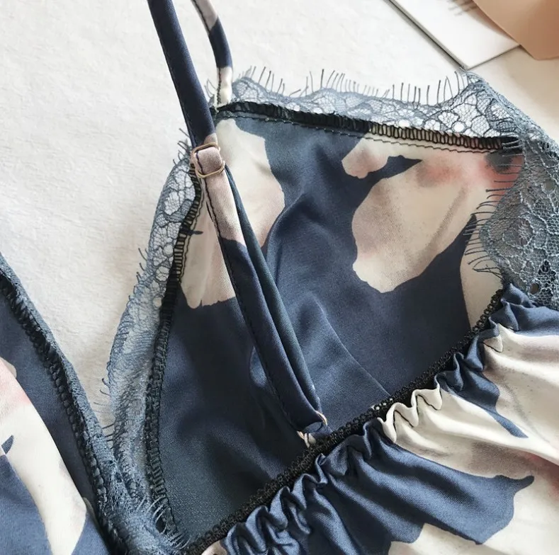 Сексуальные стежка Pyjama Mujer Для женщин Цветочный принт пикантные Для женщин кружева лоскутное шелковый атлас шорты пижамы комплект пижамы MA50162