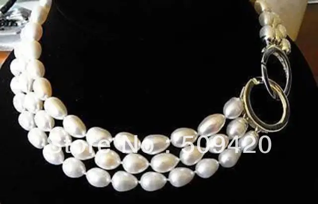 

Free ShippingTRIPLE STRANDS GENUINE AKOYA WHITE PEARL NECKLACE