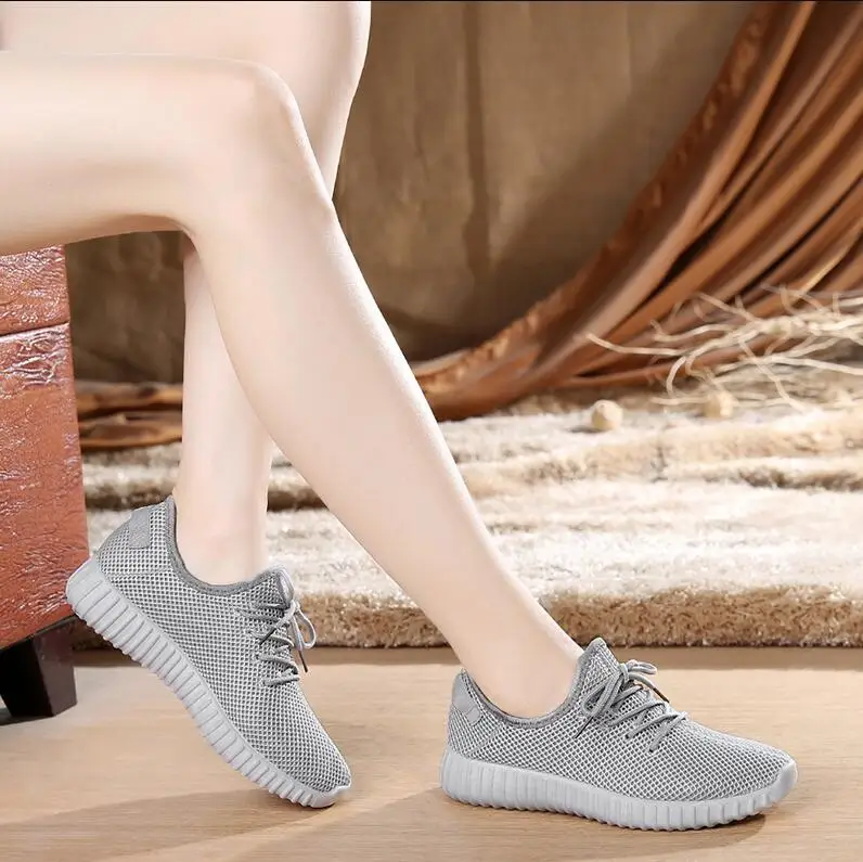 

Hollow out small white shoe female 2019 summer breathable and recreational joker of student runs shoe net face cloth shoe