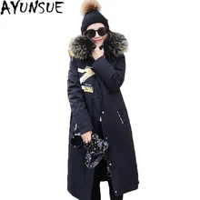 Черные модные Белые куртки-пуховики Для женщин зимнее пальто большой красочный меховой воротник с капюшоном длинный пуховик женский парка ST410