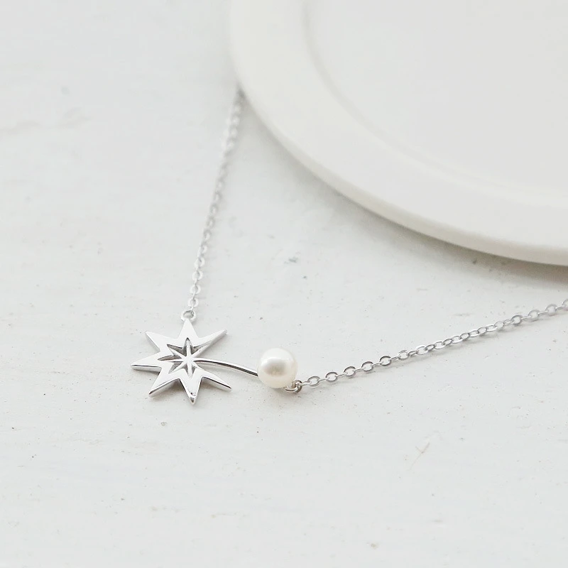 

Beautiful Maple Leaf Pearl Literary 925 Sterling Silver Clavicle Chain Temperament Personality Trendy Female Necklace SNE271