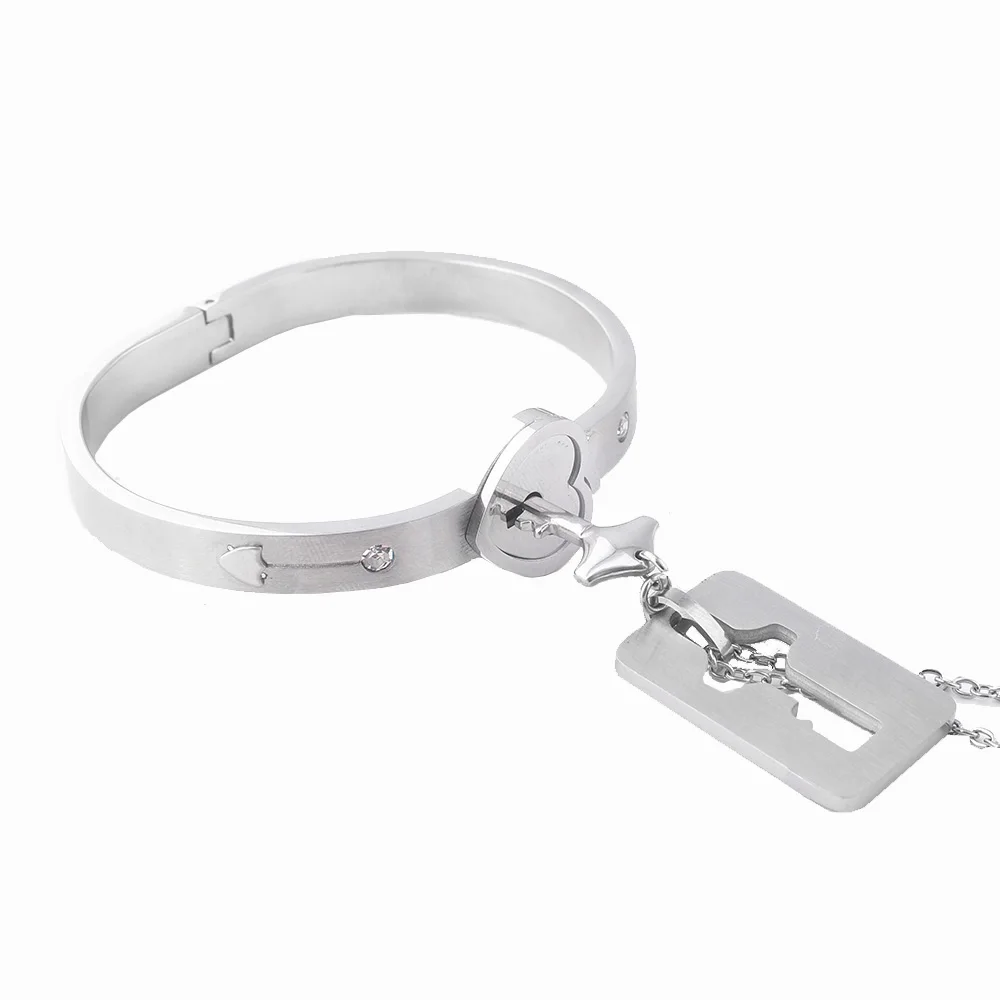 RJ A Set Couple Bracelet His Queen Her King Pendants Cupid Love Heart Lock Key Stainless Steel Choker Lover Keyring Men Jewelry