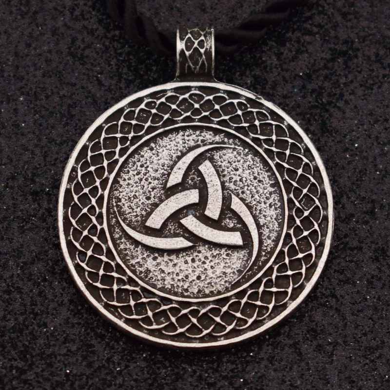 SanLan Colgante de caleidoscopio Vikingo, 12 Triple Cuerno de Odín celta, collares con personalidad masculina, regalo de la suerte, joyería|Colgantes| AliExpress