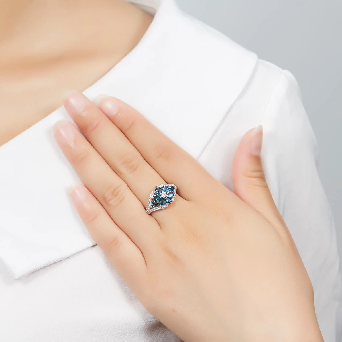 

Hutang Natural London Blue Topaz Flower Ring Solid 925 Sterling Silver Gemstone Fine Jewelry Trendy Beautiful Design For Women