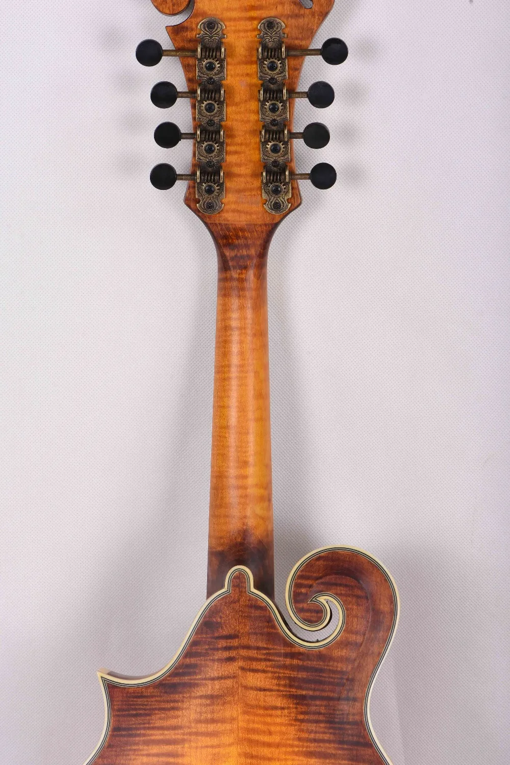 EIE_6976